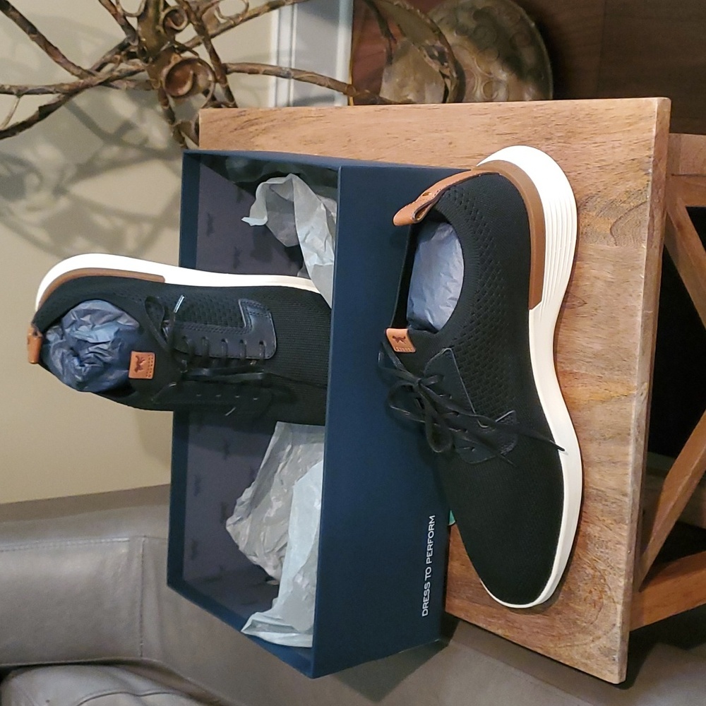 Mens Wolf &Shepherd size 10 never worn $199.00